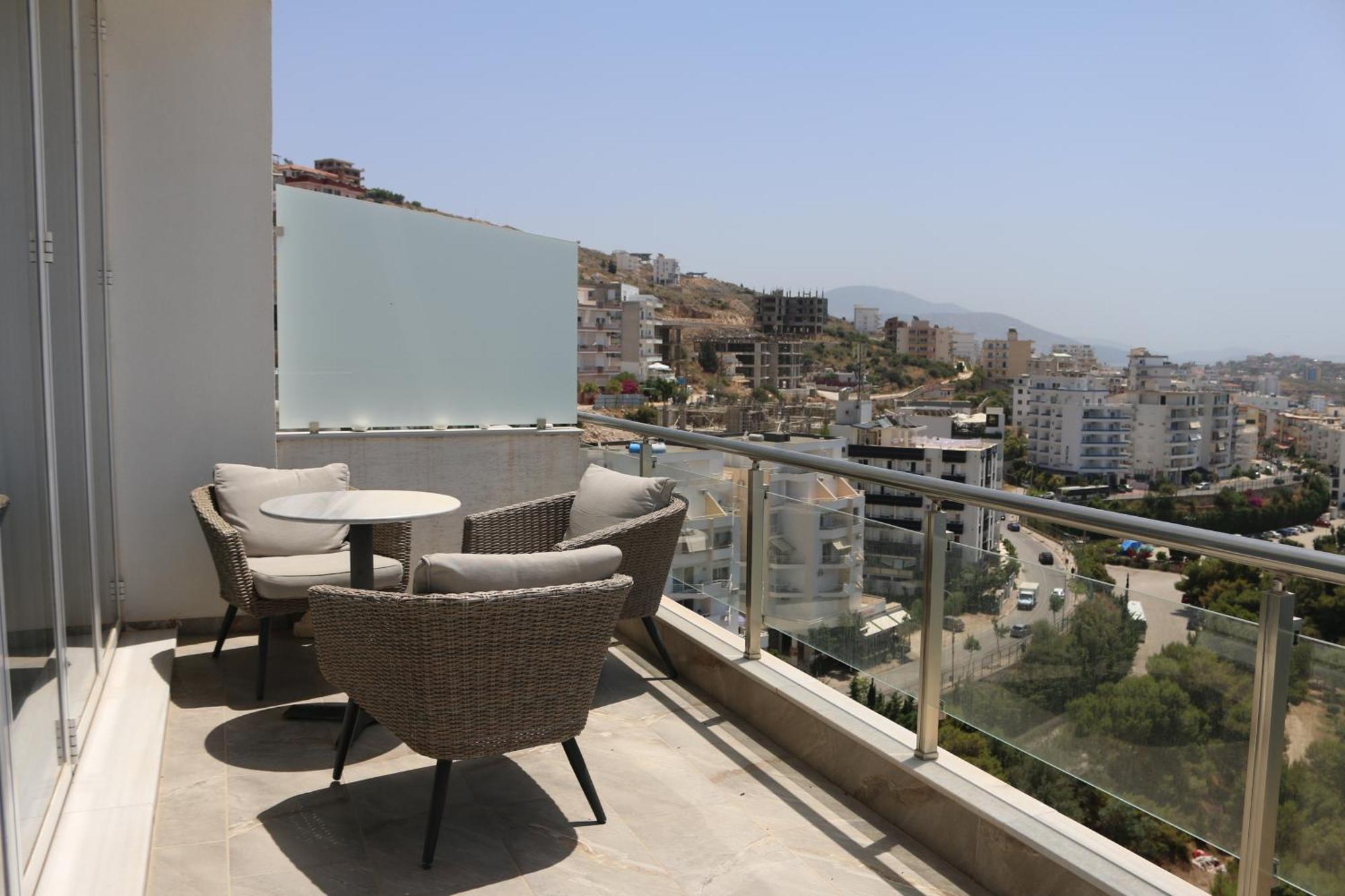 Апартаменти Infinity Sea View Penthouse Саранда Екстер'єр фото