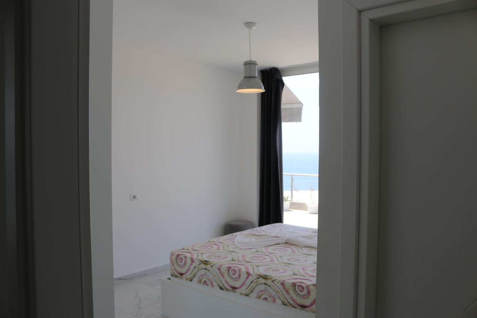 Апартаменти Infinity Sea View Penthouse Саранда Екстер'єр фото